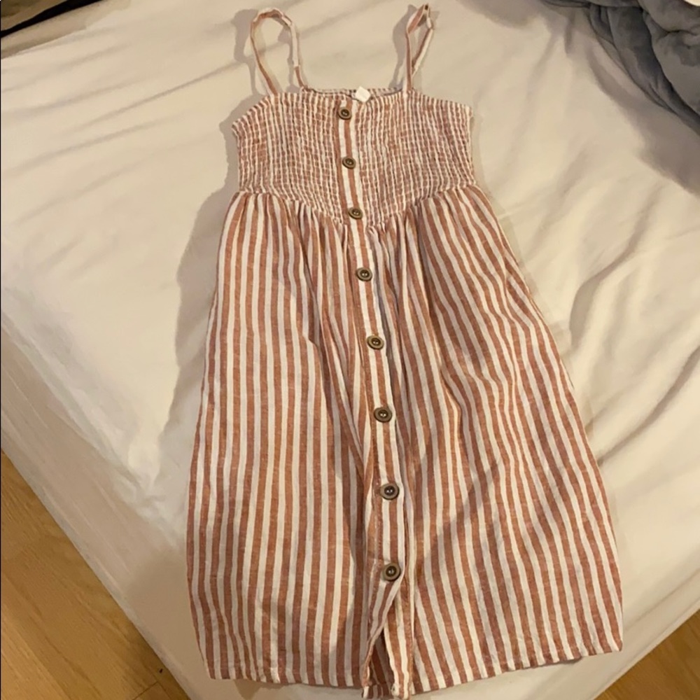 Pink and white dress!